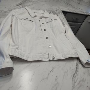 NWOT Time and Tru white denim jacket
